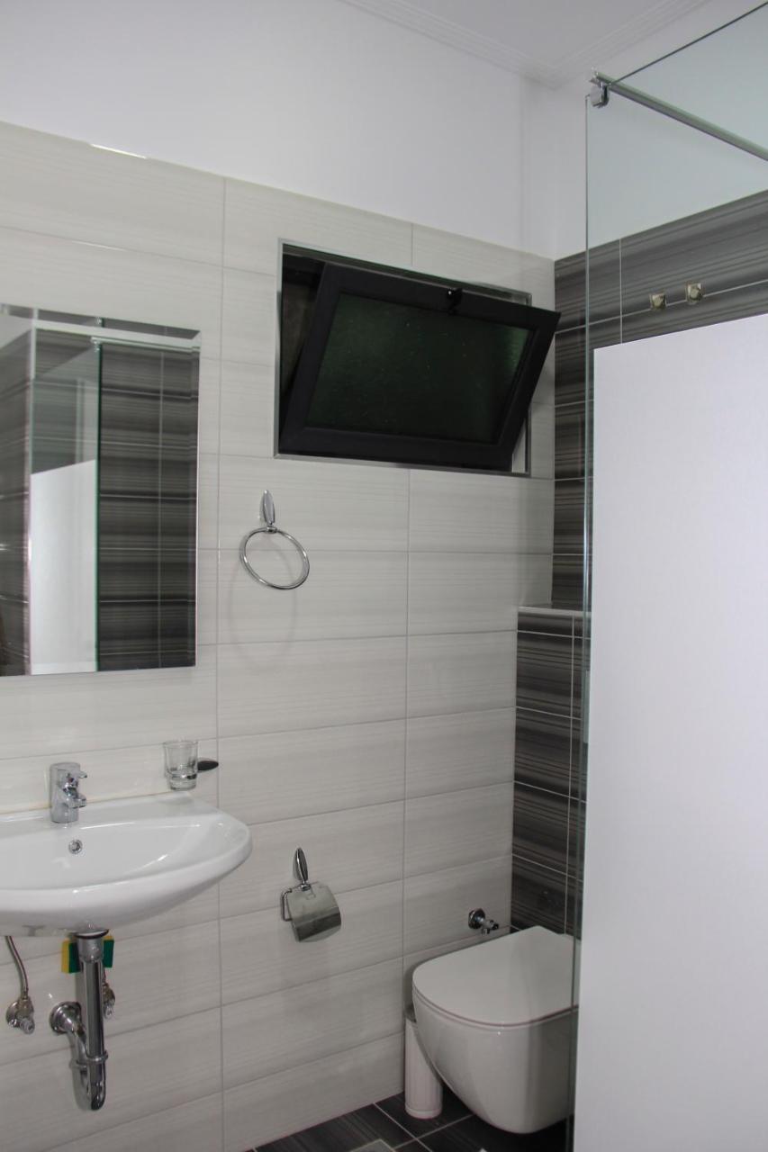 Maxi'S Apartments Sarande Exterior photo